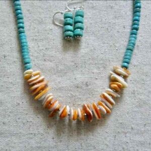Turquoise and spiny oyster necklace w matching earrings
